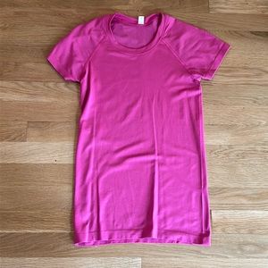 Lululemon Sonic Pink Short Sleeve Swiftly Tech Size 4
